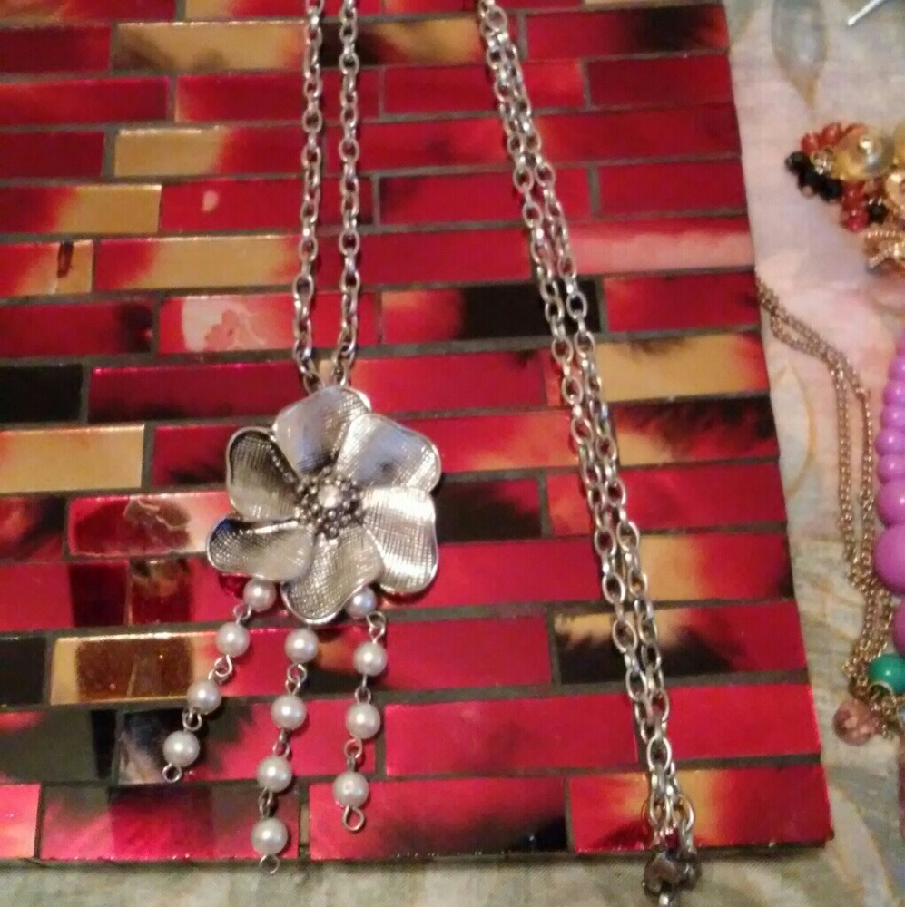 Silver flower and pearl necklace